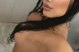 😍Classy & Sexy Latina for Excl... - Image 1